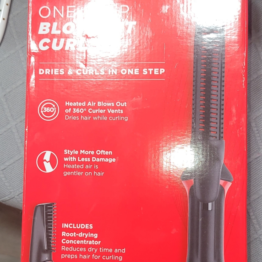 NIB REVLON one-step blowout curls